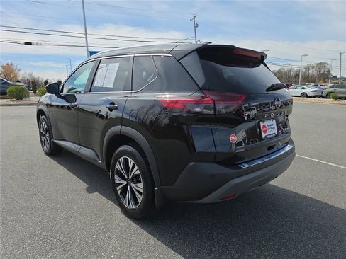 Used 2023 Nissan Rogue SV w/ SV Premium Package image 4