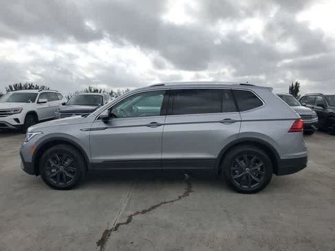 Used 2024 Volkswagen Tiguan SE FWD image 16