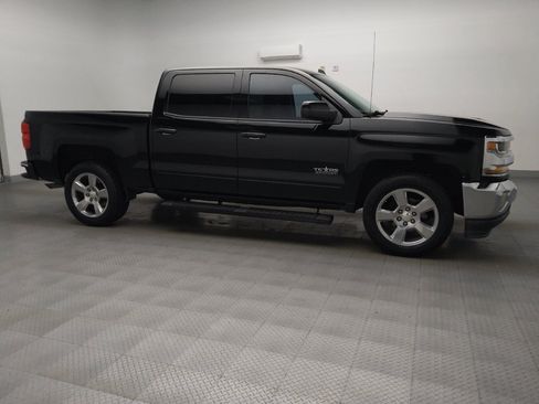 Used 2018 Chevrolet Silverado 1500 LT w/ Texas Edition image 11