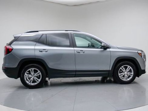 Used 2023 GMC Terrain SLE w/ Driver Convenience Package FWD image 21