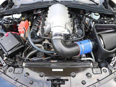 Used 2018 Chevrolet Camaro SS image 36