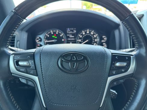 Used 2021 Toyota Land Cruiser Heritage Edition AWD/4WD image 15