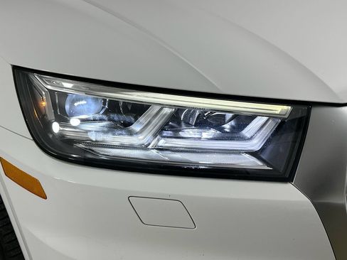 Used 2018 Audi Q5 Prestige w/ Prestige Package AWD/4WD image 9