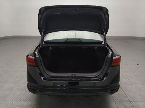 Used 2024 Nissan Altima 2.5 SV FWD image 29