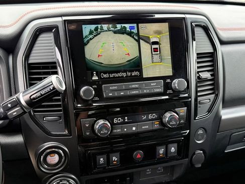 Used 2021 Nissan Titan PRO-4X w/ Pro-4x Convenience Package AWD/4WD image 16