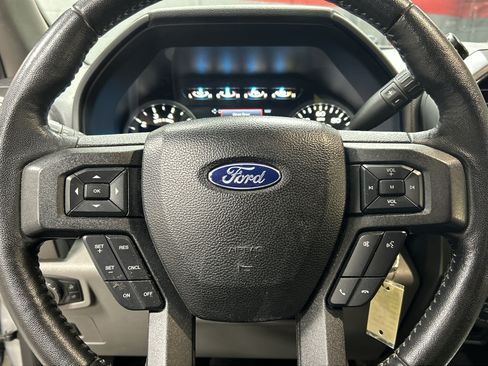 Used 2017 Ford F150 XLT w/ Equipment Group 302A Luxury AWD/4WD image 18