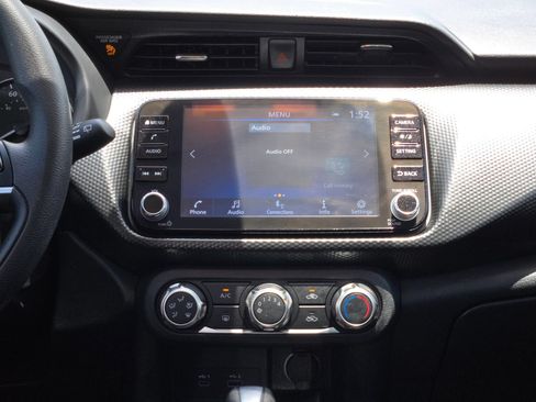 Used 2024 Nissan Kicks SV w/ Interior Electronics Package FWD image 16