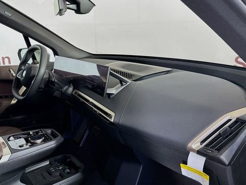 Used 2026 BMW iX xDrive45 image 29