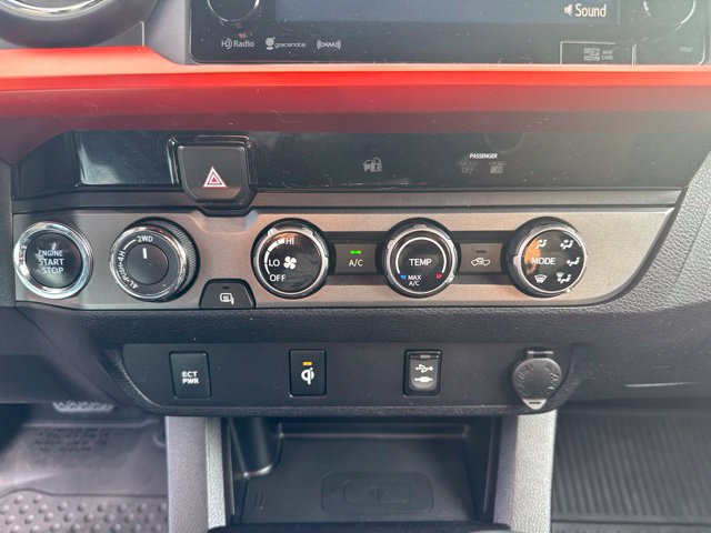 Used 2016 Toyota Tacoma TRD Sport w/ Towing Package AWD/4WD image 19