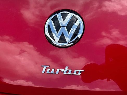 Used 2013 Volkswagen Beetle 2.0T image 8