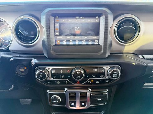 Used 2021 Jeep Wrangler Sport AWD/4WD image 26