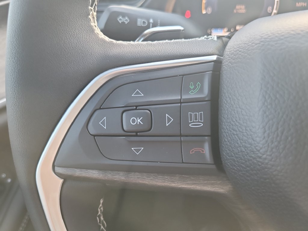 New 2027 Jeep Grand Cherokee Altitude AWD/4WD image 32