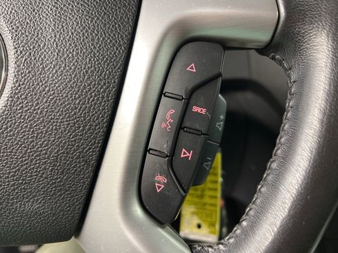 Used 2012 GMC Acadia SLT image 17