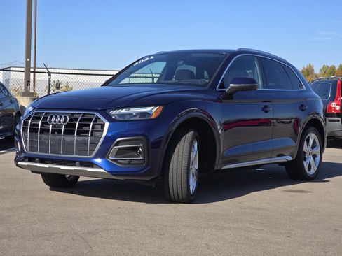 Certified 2021 Audi Q5 Prestige image 3