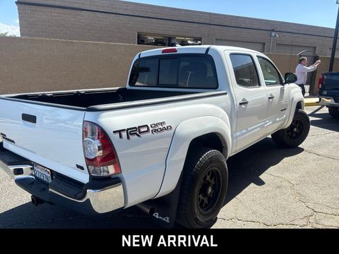 Used 2014 Toyota Tacoma 4x4 Double Cab w/ TRD Off-Road Package image 5