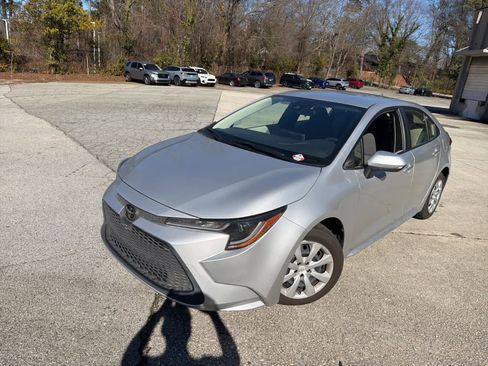 Used 2020 Toyota Corolla LE image 4