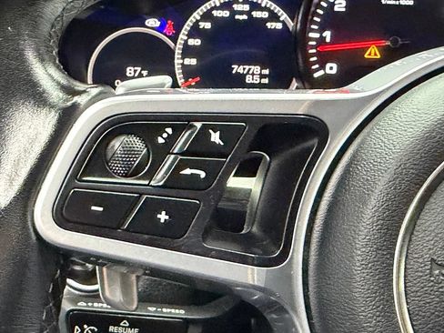 Used 2020 Porsche Cayenne AWD/4WD image 29