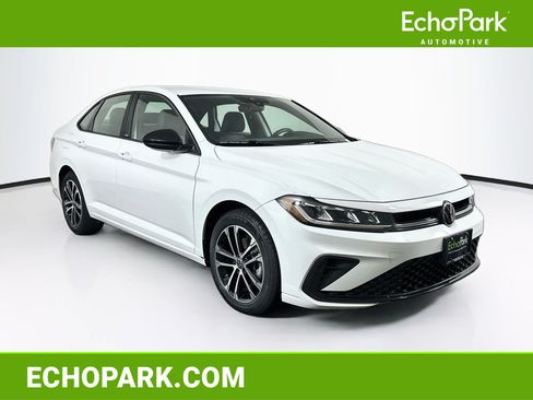 Used 2025 Volkswagen Jetta Sport FWD image 1