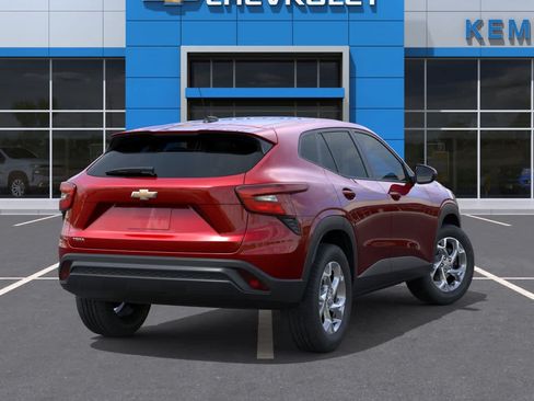 New 2026 Chevrolet Trax LS w/ LS Convenience Package FWD image 4