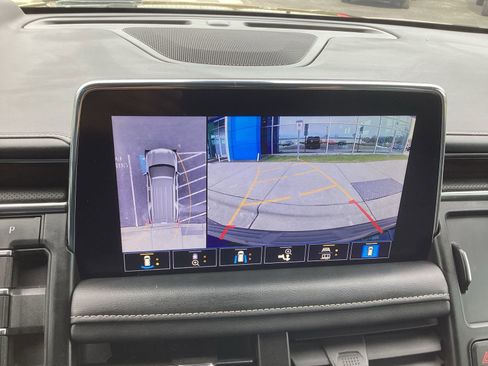 Used 2021 Chevrolet Tahoe Premier w/ Premium Package image 17