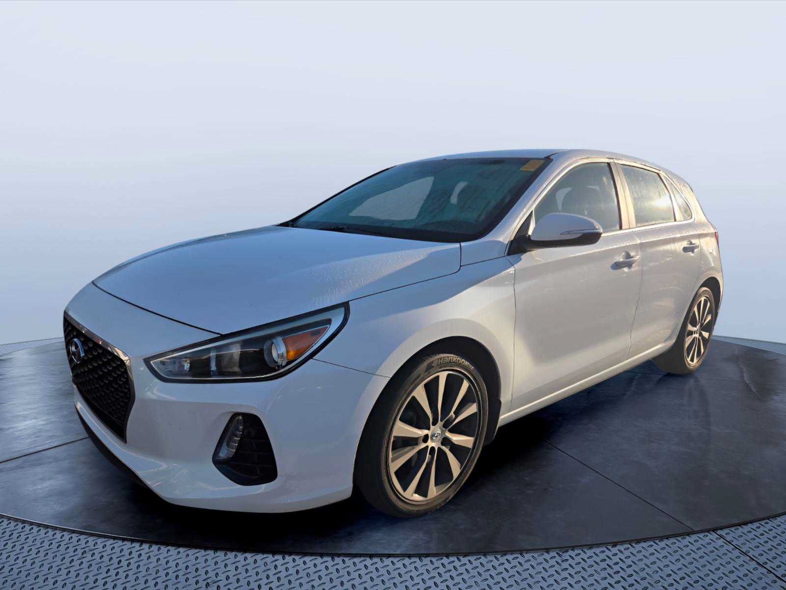 Used 2018 Hyundai Elantra GT w/ Style Package 02 FWD image 2