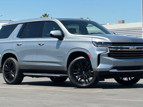 Used 2024 Chevrolet Tahoe LT RWD image 2
