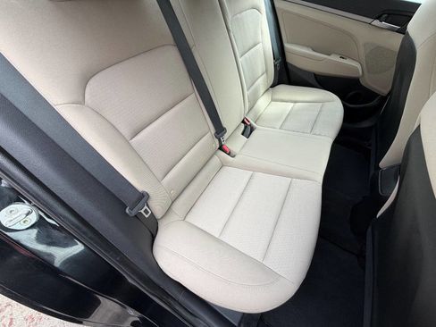 Used 2017 Hyundai Elantra SE image 13