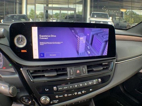 Certified 2024 Lexus ES 300h Ultra Luxury image 18