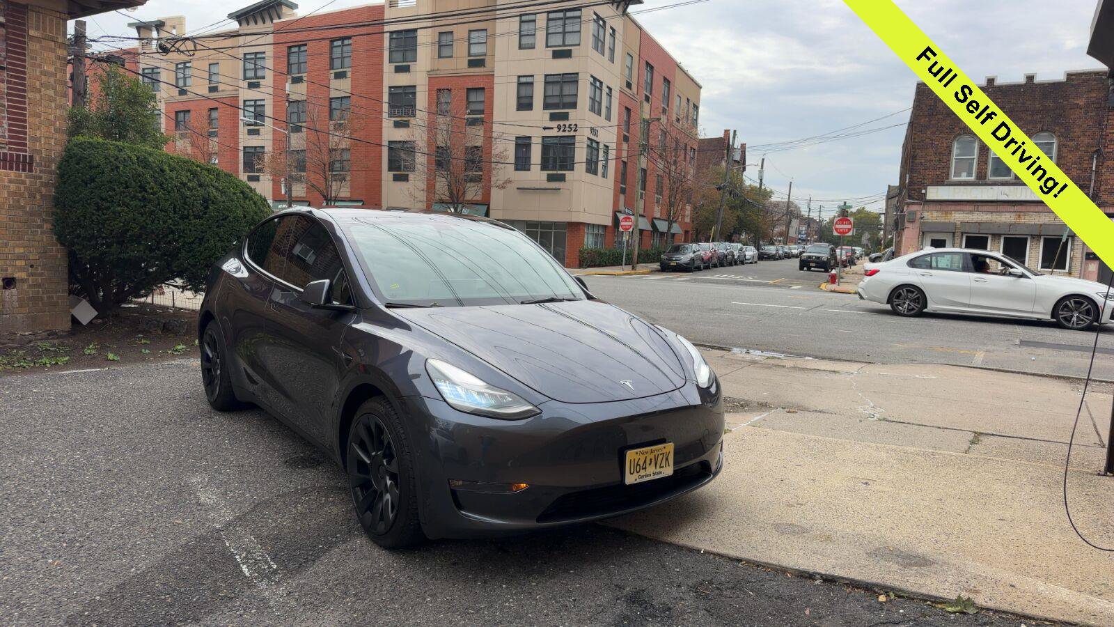 Used 2021 Tesla Model Y Long Range AWD/4WD image 2