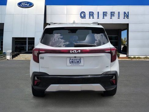 Used 2024 Kia Seltos EX AWD/4WD image 8