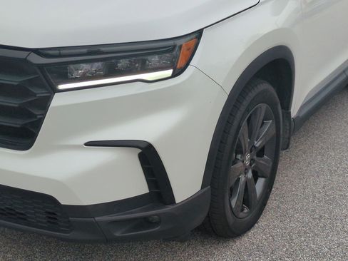 Used 2025 Honda Pilot Sport image 10