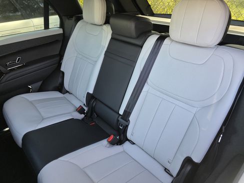 New 2026 Land Rover Range Rover Sport Dynamic SE AWD/4WD image 14