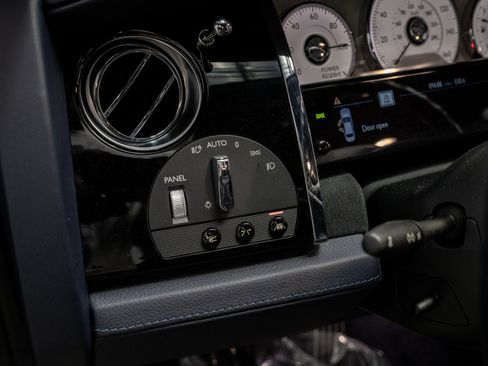 Used 2020 Rolls-Royce Ghost RWD image 32