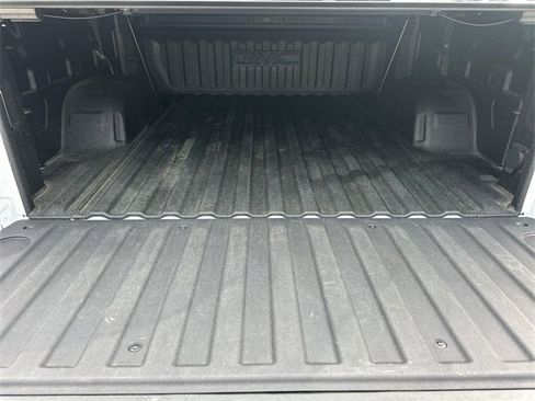 Used 2023 GMC Sierra 1500 Elevation image 25