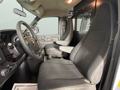 Used 2025 Chevrolet Express 2500 w/ Driver Convenience Package RWD image 17