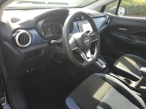 Used 2025 Nissan Versa SV FWD image 10