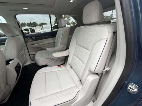 Used 2026 Buick Enclave Avenir w/ Super Cruise Package image 18