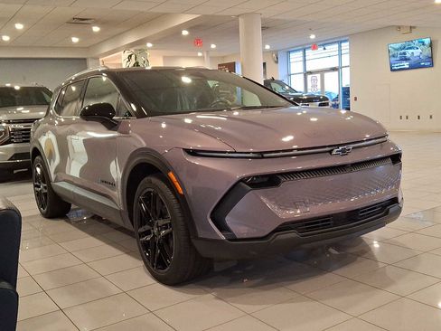 New 2026 Chevrolet Equinox EV LT image 1