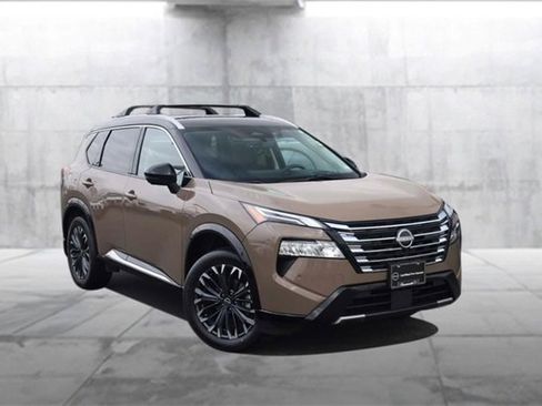 Certified 2024 Nissan Rogue Platinum w/ Platinum Premium Package image 2