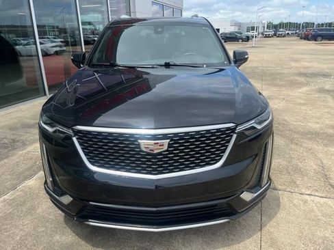 Used 2022 Cadillac XT6 Premium Luxury FWD image 6