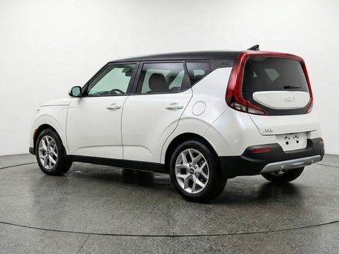 Used 2025 Kia Soul LX w/ LX Technology Package image 6