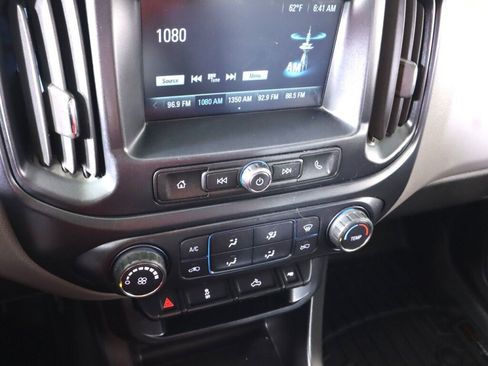 Used 2018 Chevrolet Colorado W/T w/ WT Convenience Package RWD image 14