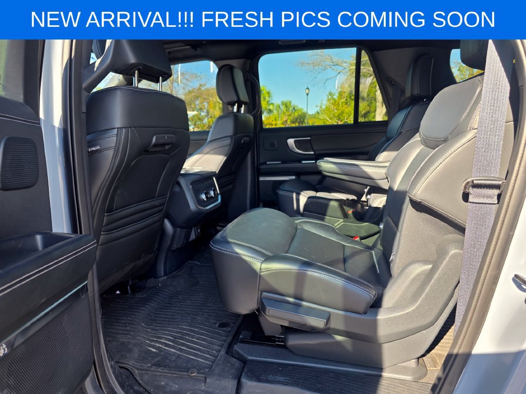 Used 2025 Ford Expedition Max Platinum w/ Stealth Performance Package AWD/4WD image 13