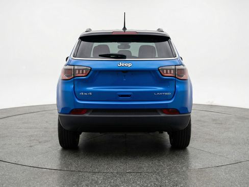 Used 2025 Jeep Compass Limited AWD/4WD image 7