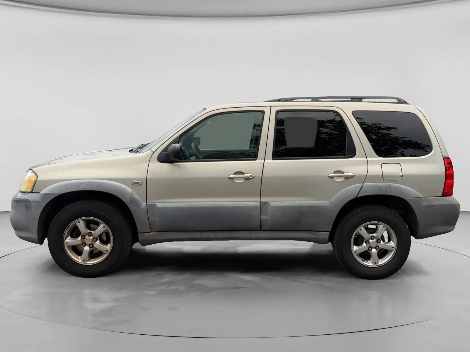 Used 2006 MAZDA Tribute I FWD image 2