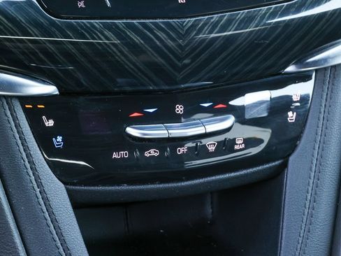 Used 2021 Cadillac XT6 Premium Luxury AWD/4WD image 32
