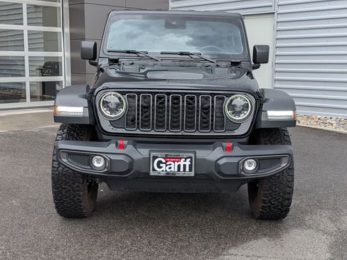 Used 2025 Jeep Wrangler Unlimited Rubicon AWD/4WD image 9