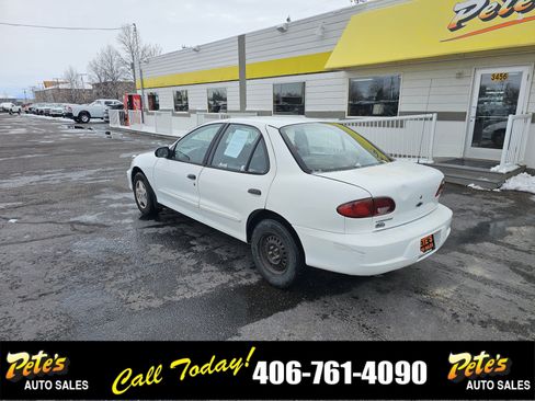 Used 2002 Chevrolet Cavalier Sedan image 2