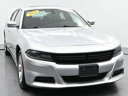 Used 2021 Dodge Charger SXT w/ Leather Interior Group image 2