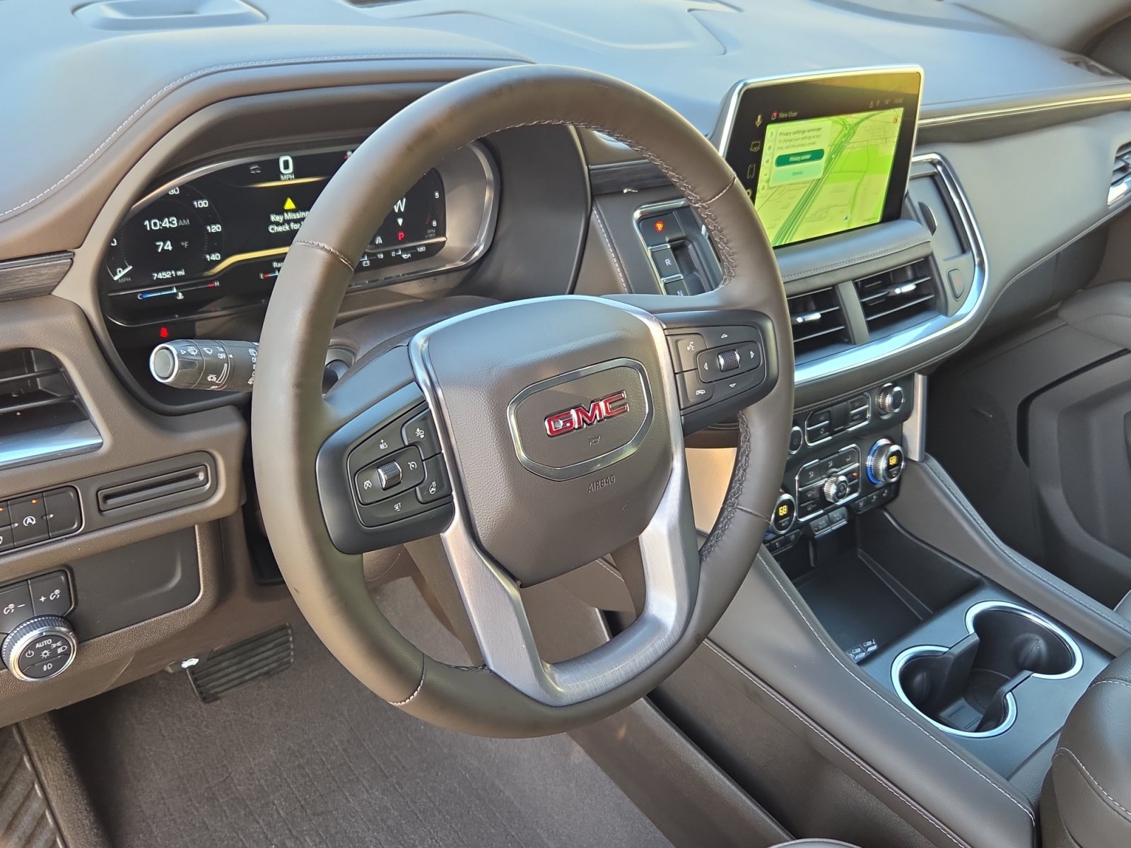 Used 2023 GMC Yukon SLT w/ SLT Premium Package RWD image 9